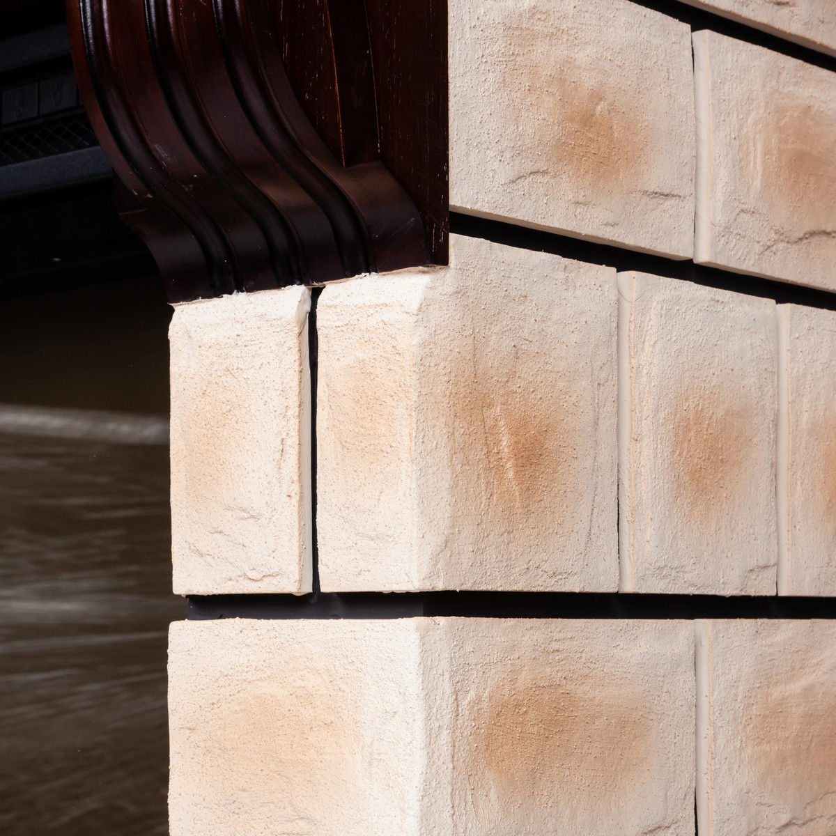 Портал каминный из МДФ RealFlame Stone Brick AO античный дуб, песочный камень